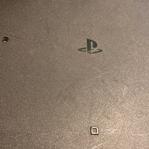 Selling this ps4 dm me